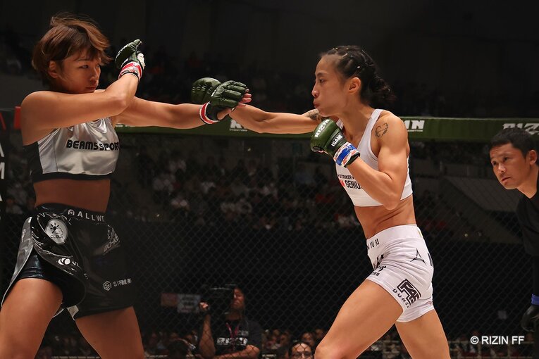 RENAvsシン・ユリ　©RIZIN FF