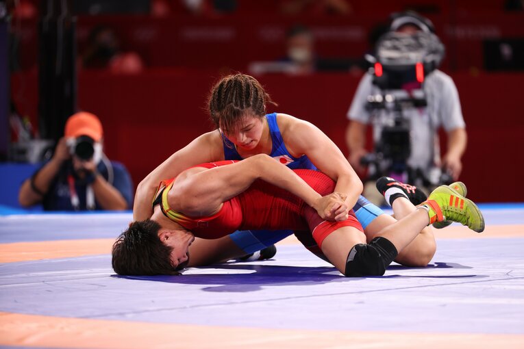 「“姉妹で金”は無理」「直接対決は0-10」…殴り合いの喧嘩も超えて、“鈍臭い妹”川井友香子がリオ金・梨紗子に追いついた日《レスリング》(15)