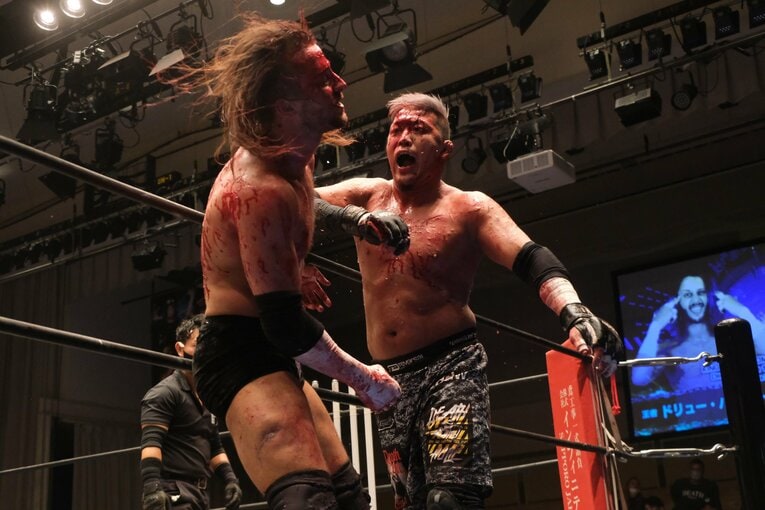 「デスマッチ・イズ・マイライフ」妻の急死を乗り越えた“クレイジー・キッド”竹田誠志の決意「蛍光灯やカミソリで傷つけ…でもそれが生きがい」(64)