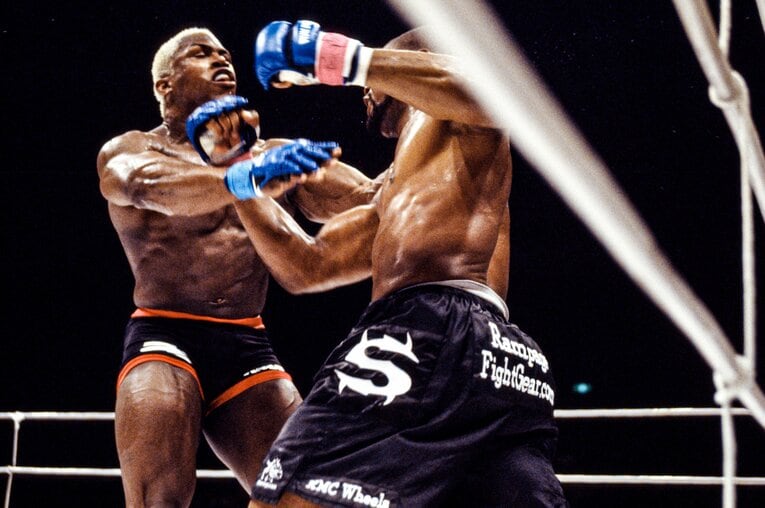 ジャクソンの強烈なアッパーを被弾するランデルマン　©Susumu Nagao