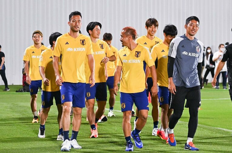 現地の28日から練習を再開した日本代表。記者が公開された練習を見ていると… ／ photograph by Takuya Kaneko/JMPA