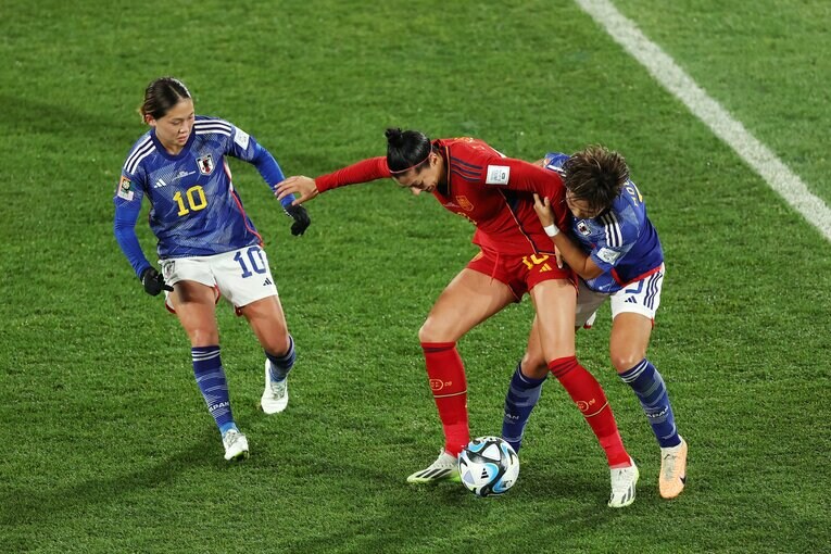 スペインのパスワークを無力化する守備網、そこからのカウンターは見事だった　©Getty Images