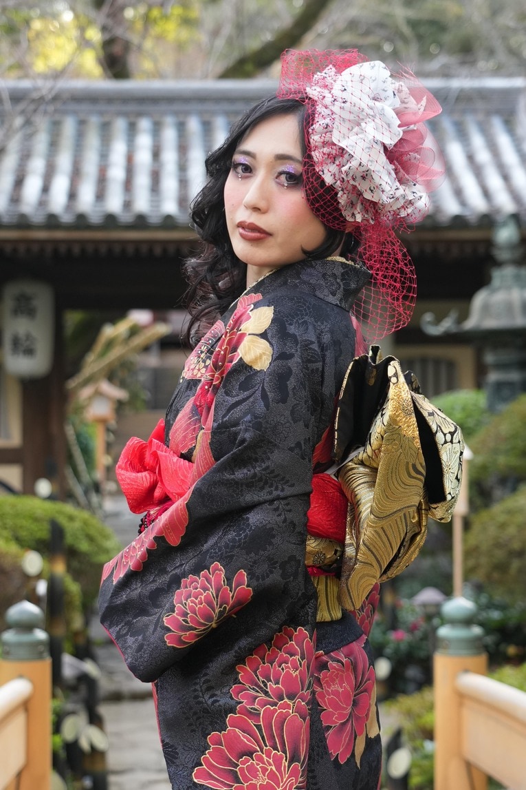 プロレス大賞MVP・上谷沙弥の振袖撮りおろしフォト　©Essei Hara