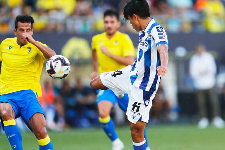 「FW久保建英の鮮烈ボレー弾」を間近で撮った…カメラマンが感じる「ぶっつけで結果を残したタケ＋ソシエダの化学反応」とは(16)