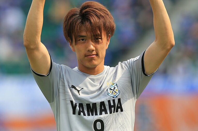 桐光学園時代から“次世代のエースストライカー”として注目されてきた小川航基。度重なる怪我と東京五輪落選を乗り越えて、今何を思うのか？ ／ photograph by ⒸJUBILO IWATA