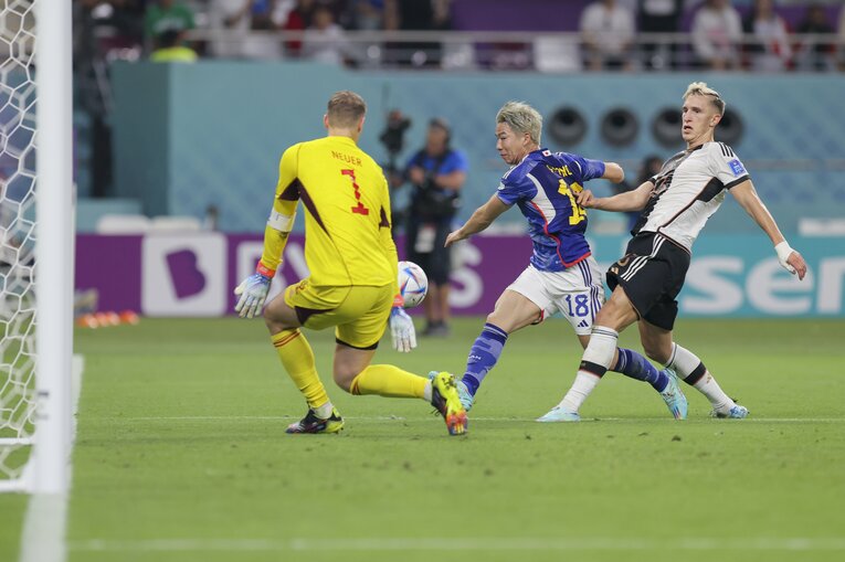 浅野の「ニア上ぶち抜き弾」（9枚目／14）　©Kaoru Watanabe/JMPA