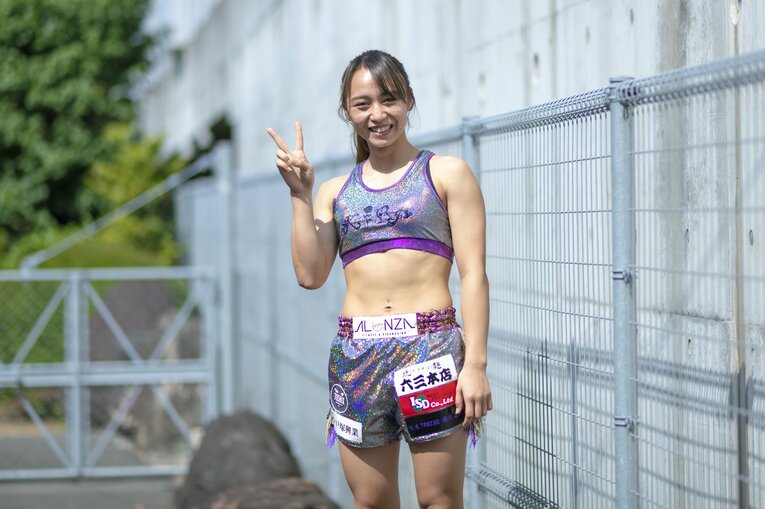 「武尊さんみたいに気迫で前に出て…」大学1年生・松谷綺が19歳で狙う“K-1女子”の頂点《特別フォトインタビュー》(11)
