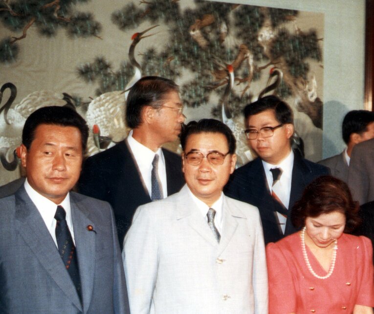 1984年、訪中した森喜朗文部大臣と智恵子夫人（真ん中は李鵬副首相）