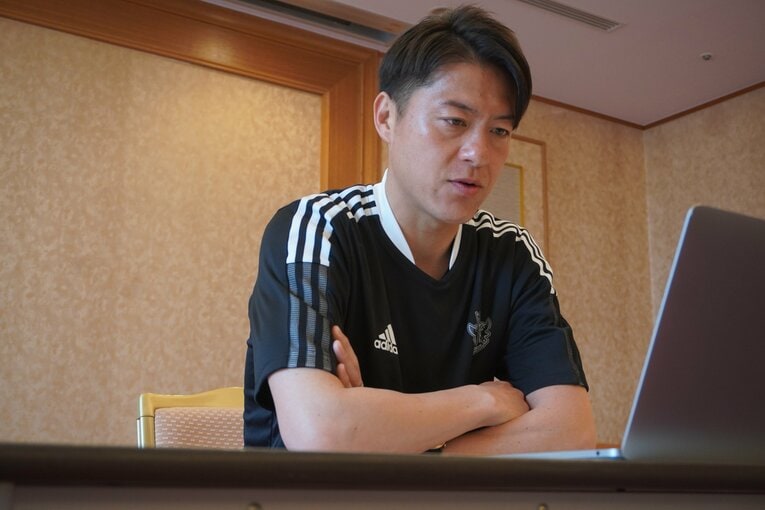 インタビュー中の田中隼磨　(C)Matsumoto Yamaga