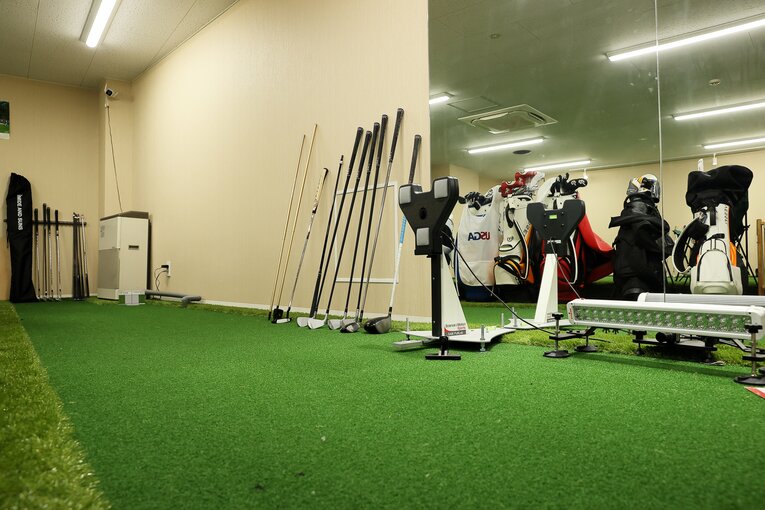 自宅の地下にある練習場　©︎Shigeki Yamamoto