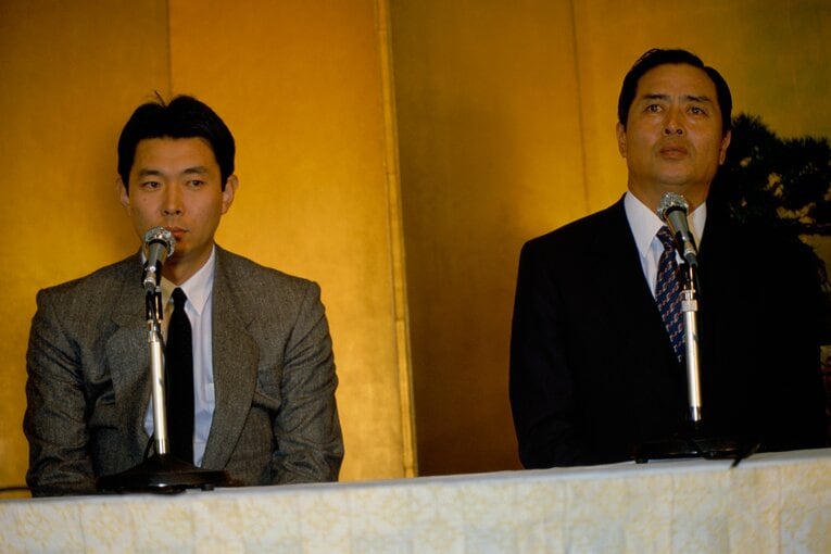 巨人時代の江川卓。引退会見　©BUNGEISHUNJU