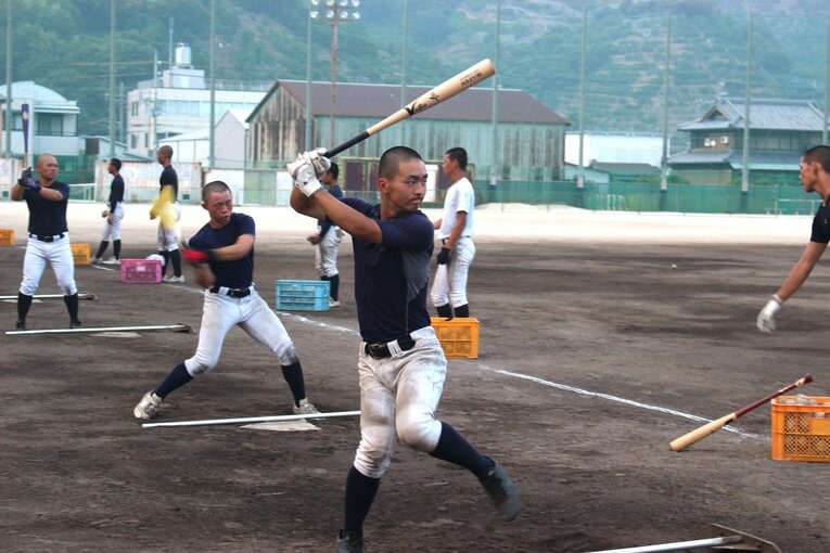 箕島の野球部員たち。丸刈りに統一されていた　©NumberWeb