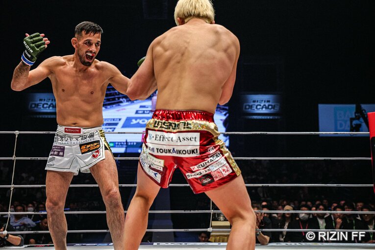 鈴木千裕vs.クレベル・コイケ　©RIZIN FF