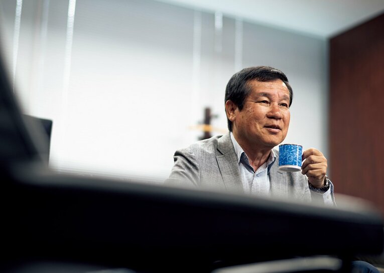 藤枝東時代の長谷部を指導した服部康雄　©︎Takuya Sugiyama