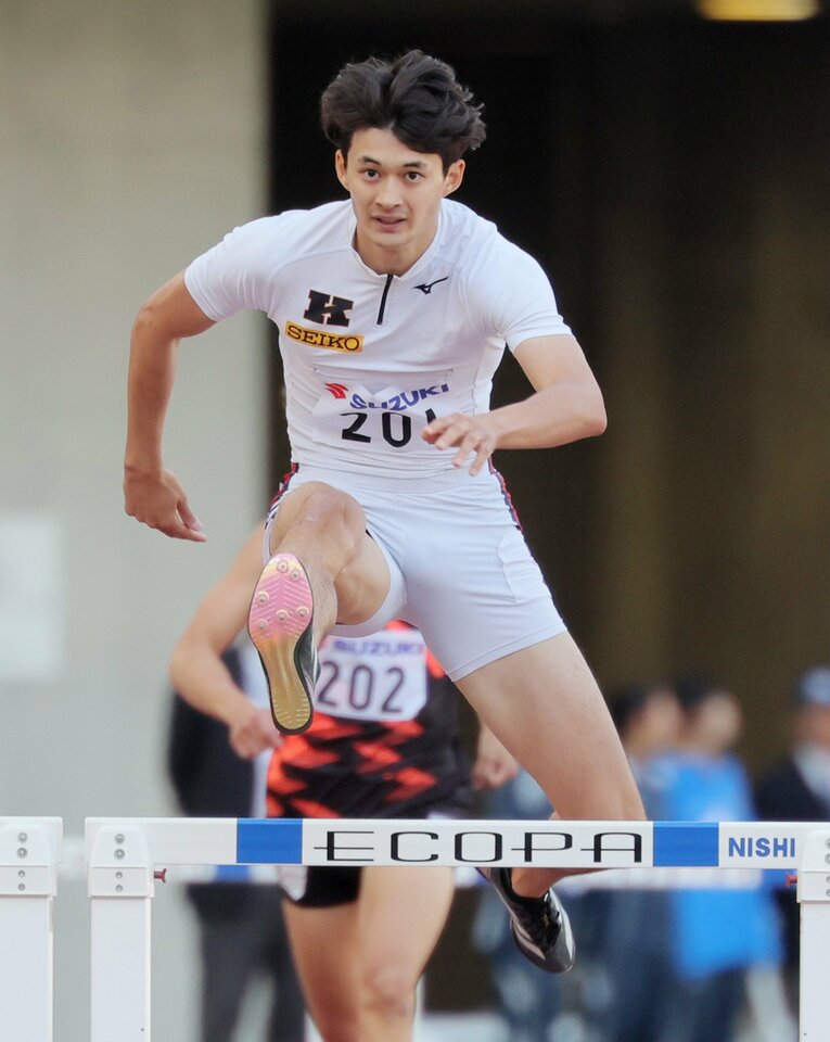 静岡国際の400ｍハードルは48秒96のタイムで2位　©JIJI PRESS