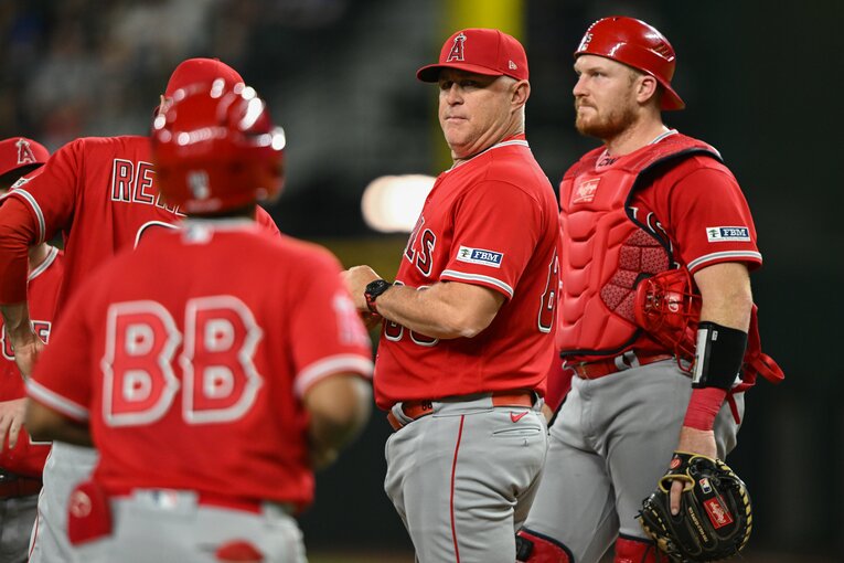 昨季途中から指揮を執るネビン監督　©Nanae Suzuki