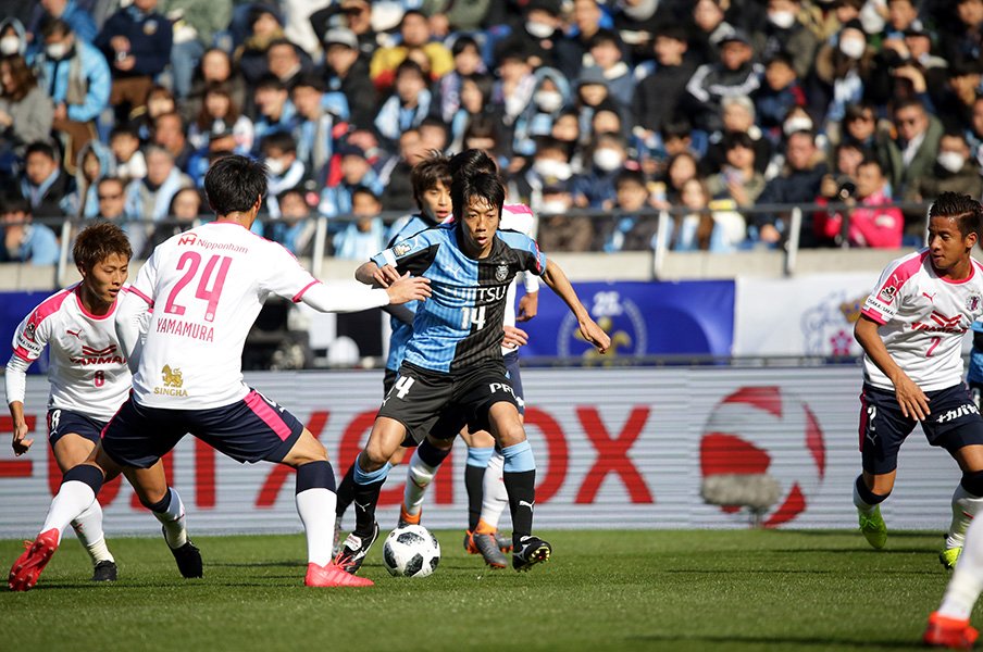 川崎に大卒生え抜き選手が多い理由。憲剛「うちには目利きのスカウトが」<Number Web> photograph by J.LEAGUE PHOTOS
