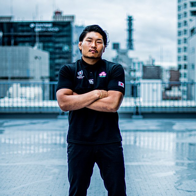 稲垣啓太、「0.166秒」の微笑み。 笑わない男とカメラマンの真剣勝負。