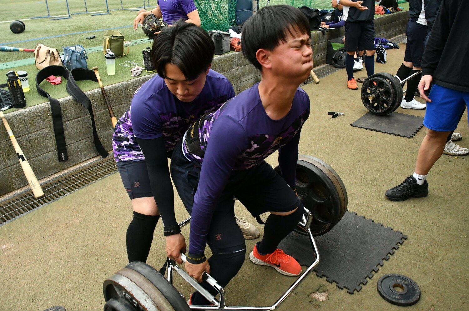 異色の筋トレ動画が100万再生超…29歳若手監督が率いる“ナゾのマッチョ野球部”の正体「甲子園を目指すため、フィジカル中心に振り切りました」＜Number Web＞ photograph by Zen Suzuki