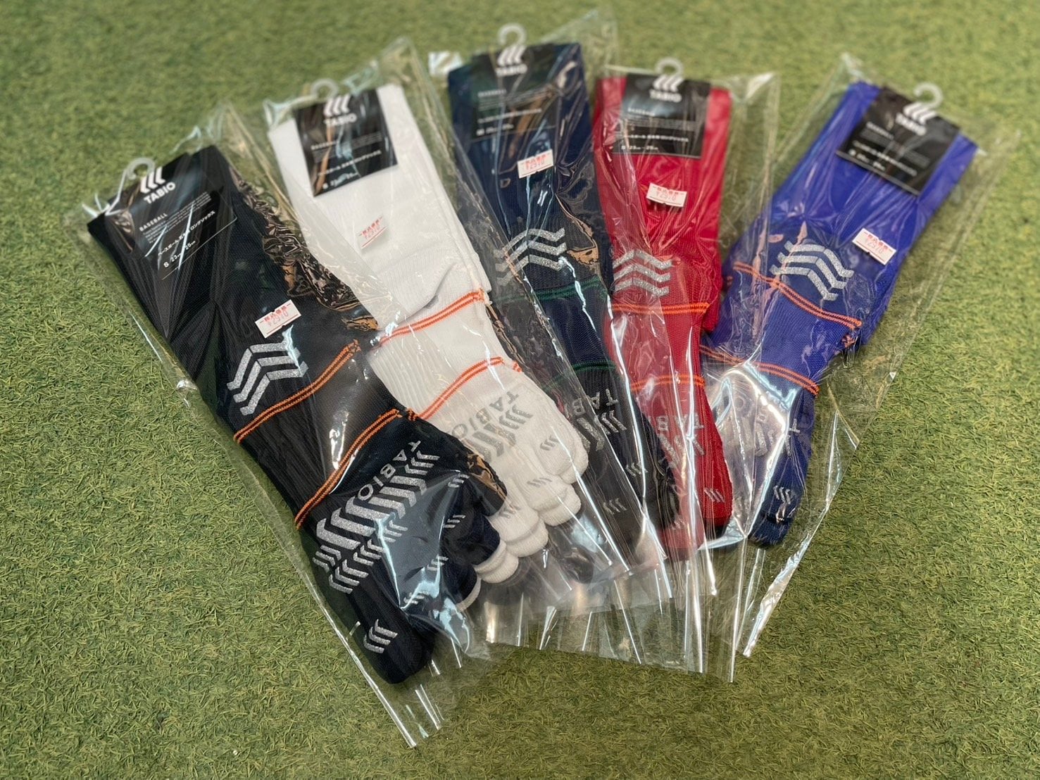 タビオの靴下（3000円程度）。今夏の甲子園で使う選手が目立った