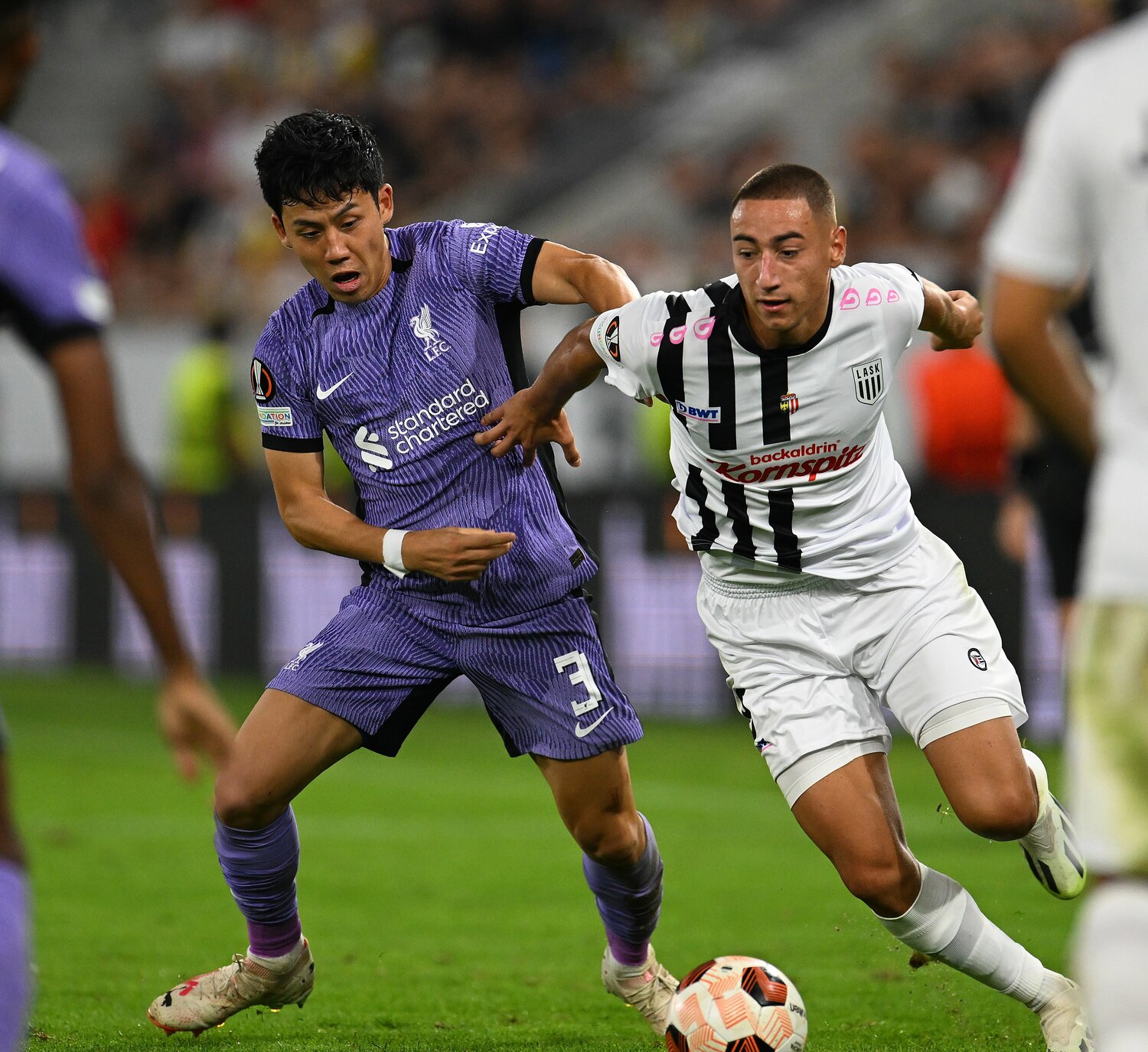 LASK戦での遠藤　©Getty Images