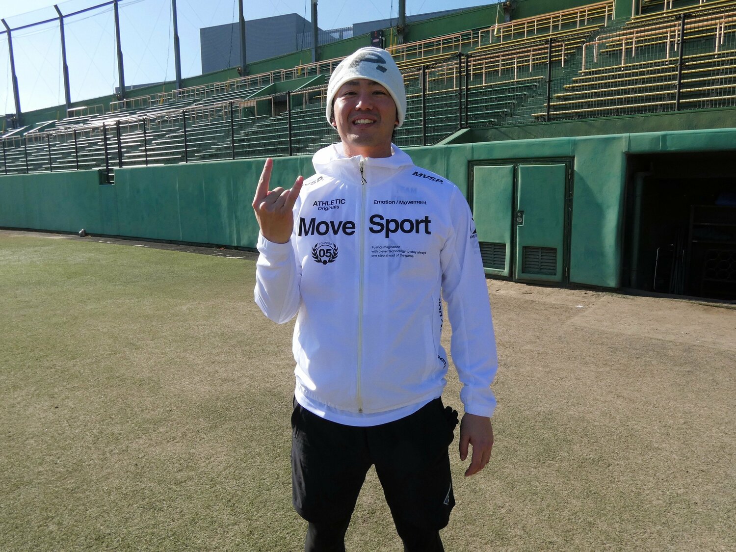 ヒューストンの「H」ポーズ ©Kotaro Tajiri