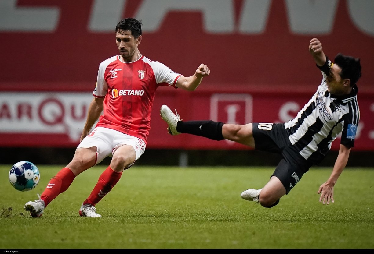 アグレッシブな守備を見せる場面も　©Global Imagen/AFLO