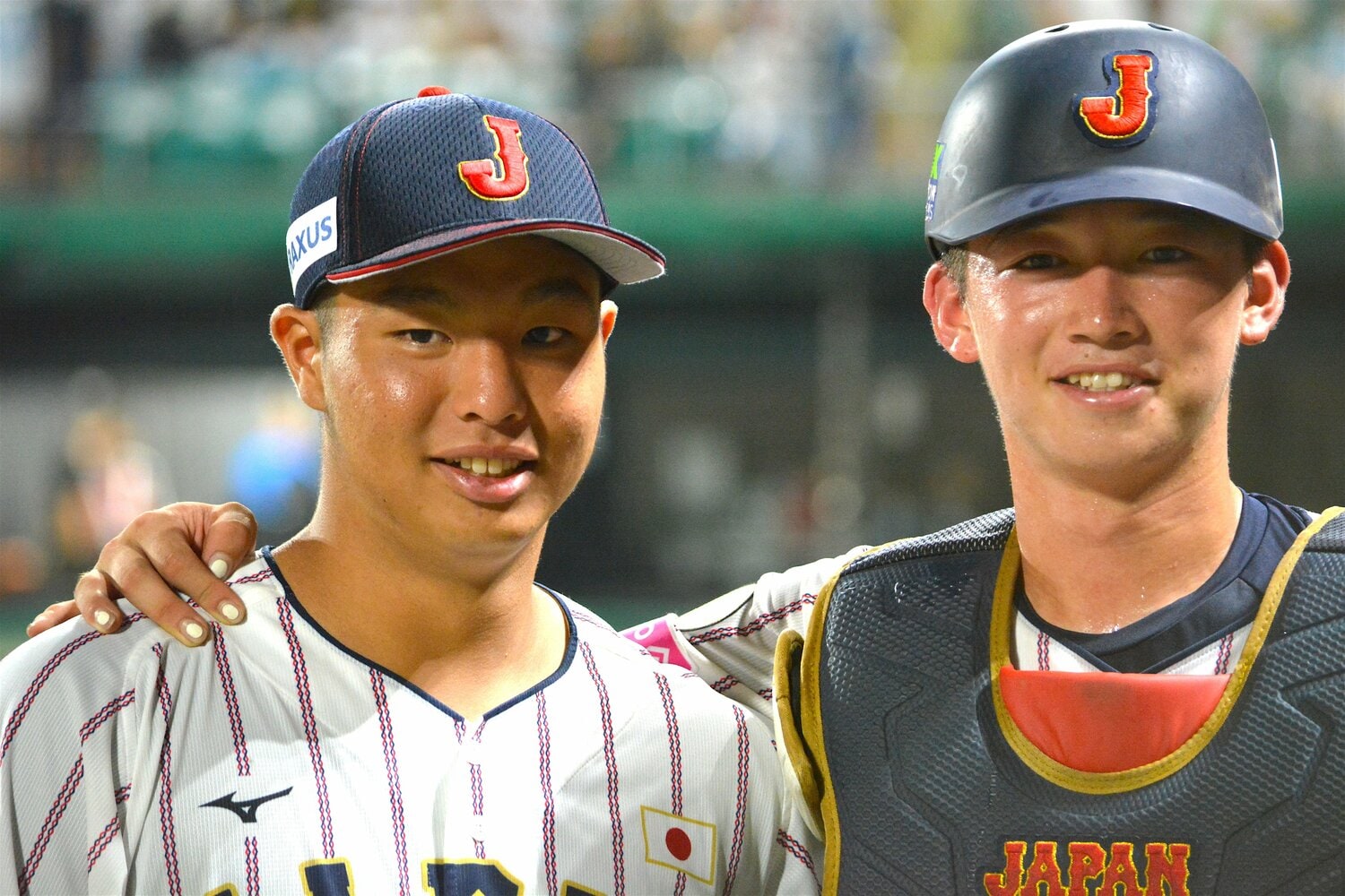 バッテリーを組んだ山梨学院の横山悠と　©Takarin Matsunaga