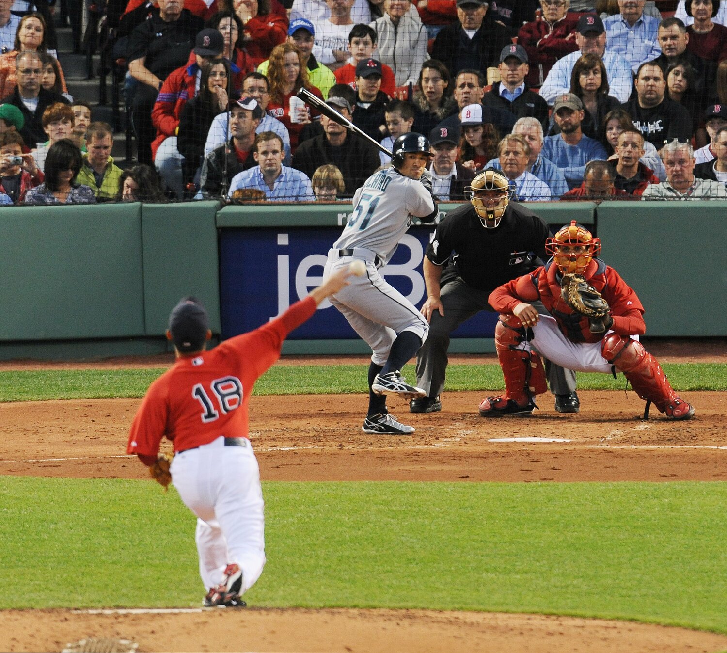 パ・リーグ時代から数々の名勝負を繰り広げてきた“イチロー対松坂大輔”（写真は2011年4月のマリナーズ対レッドソックス）　©AFLO