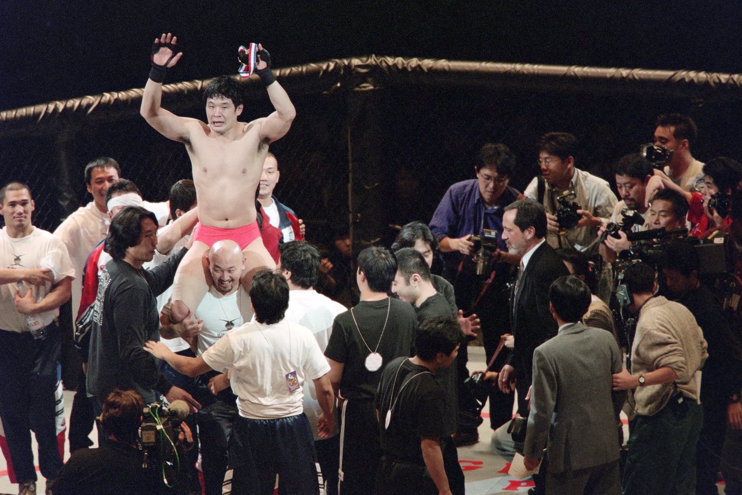 UFC JAPAN ヘビー級トーナメントで歴史的勝利を挙げた桜庭和志（1997年12月21日）　©Yukio Hiraku/AFLO