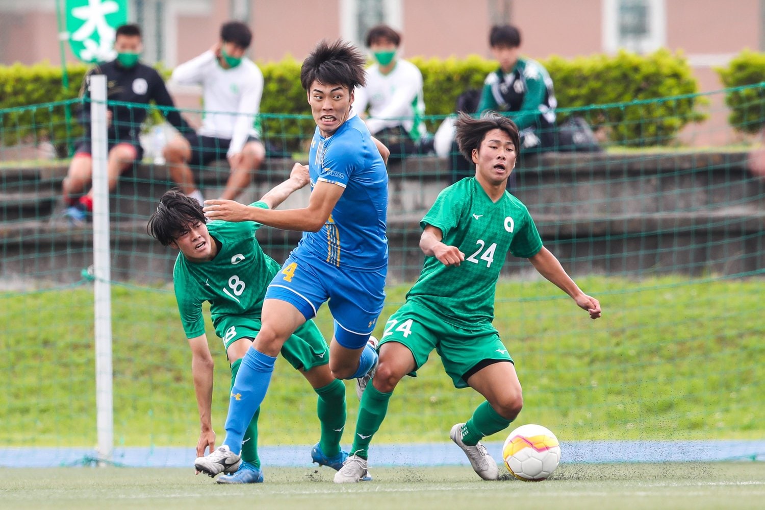 偏差値76超え東大医学生に聞く なぜ体育会サッカー部に ずっと勉強をやってきた僕が挑戦できるって 3 3 Jリーグ Number Web ナンバー