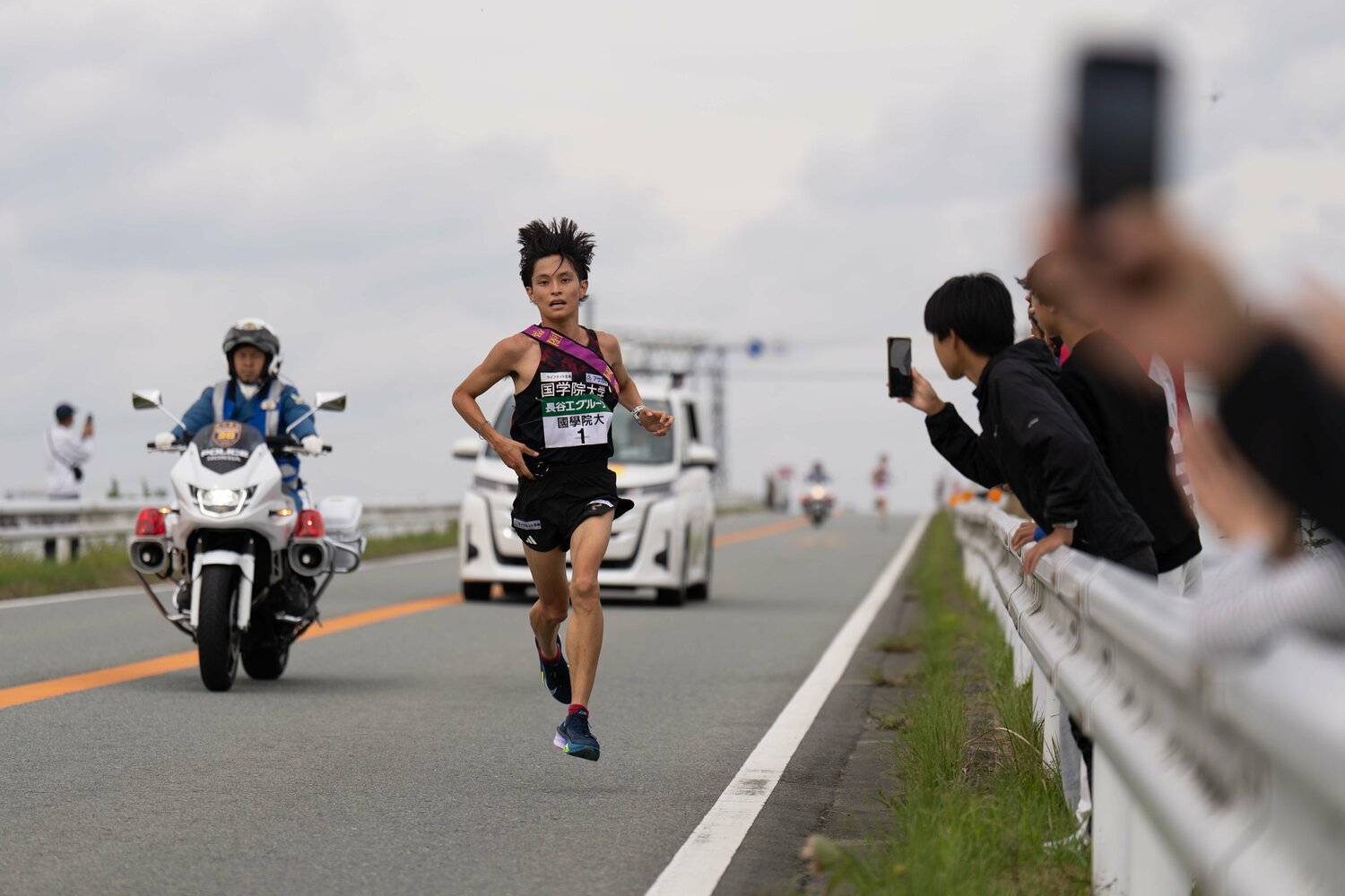 7区の青木も区間9位と力を発揮できず。苦しい走りになってしまった　©Shiro Miyake