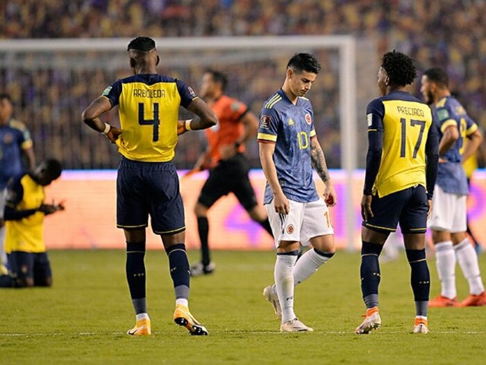 W杯南米予選がカオス…「恥を知れ」とハメスらに批判の嵐　コロンビアが“暴風雨”エクアドルに1－6惨敗＜Number Web＞ photograph by Getty Images