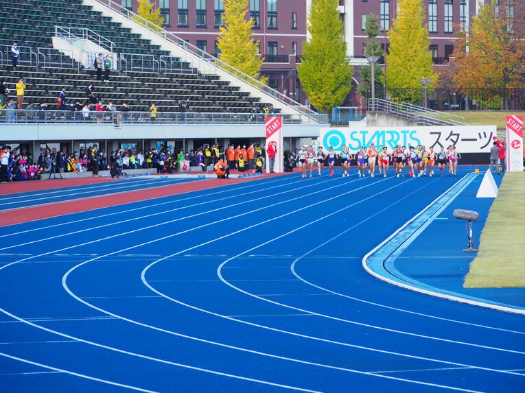 全日本大学女子駅伝、全国から計26チームが参加　©Yu Saito