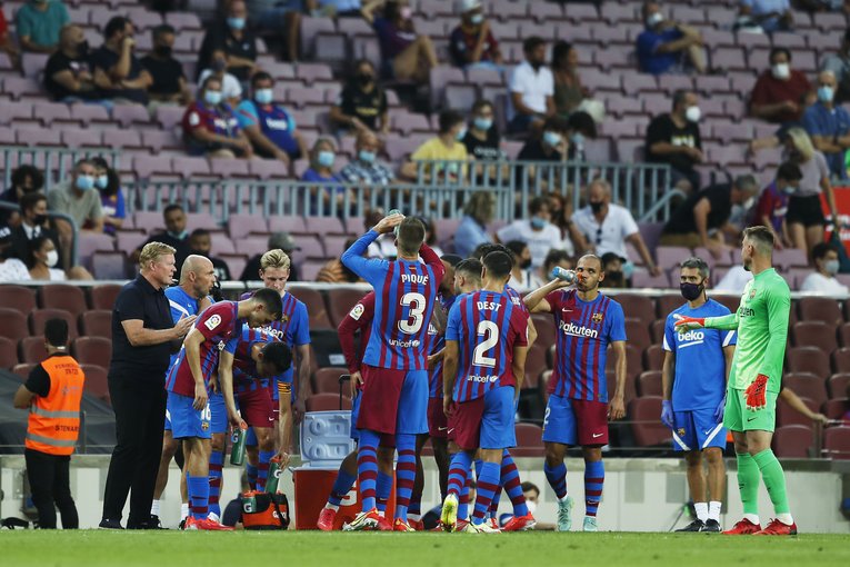 “メッシが去ったバルサとカンプノウ初戦”はどんな雰囲気だったか… 背番号10のファンと「前半10分のメッシコール＋ブーイング」〈現地撮影〉(25)