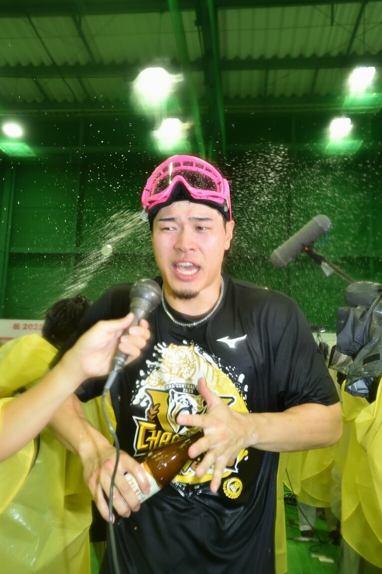 【ビールかけ…貴重カット多数】©Hideki Sugiyama