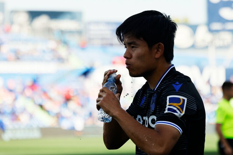 久保建英は「シルバらと共存・連動」が今のソシエダで最適解か　マンU戦勝利から中2日→“トップ下で迷った”古巣戦を撮って気づいたこと(8)