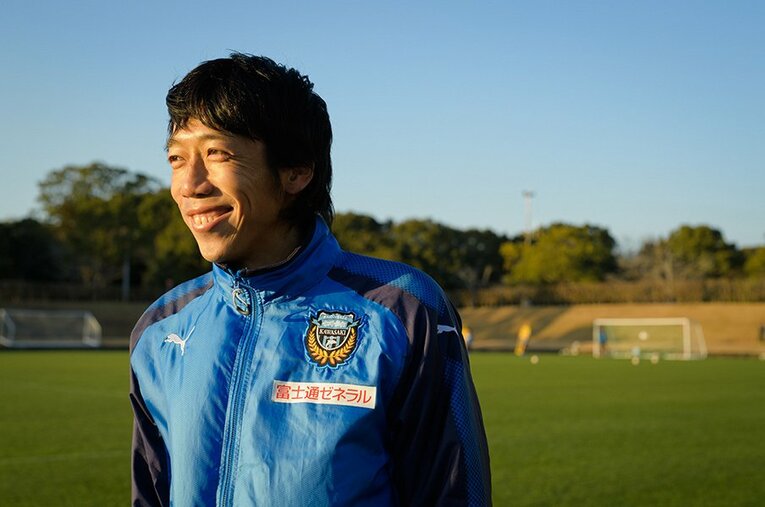 「10年前と比べて、劣っているところは多分あるんでしょうけど、それをカバーできるのもサッカーのいいところ」。2018年、憲剛の言葉だ ／ photograph by Asami Enomoto