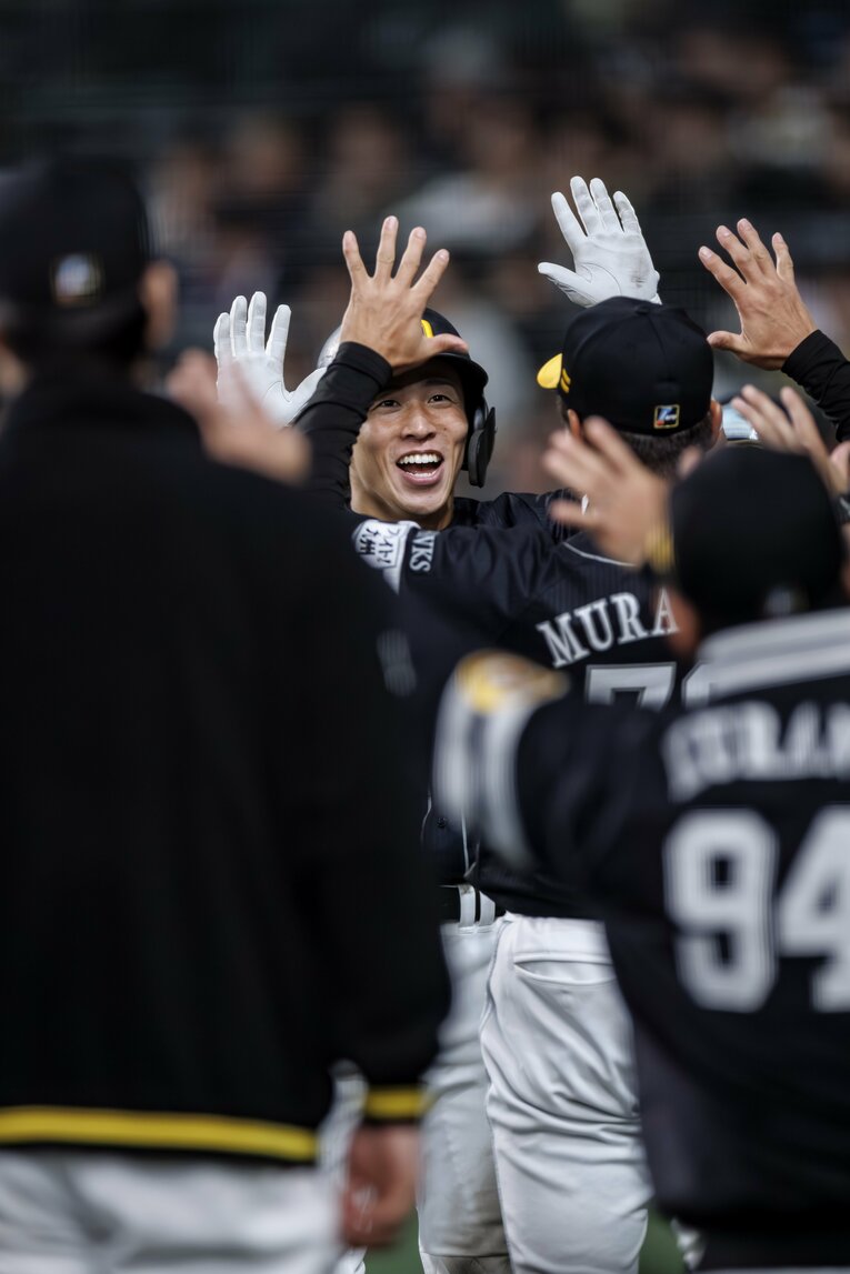 ソフトバンク野村勇の日本シリーズ優勝弾の瞬間！連続写真で一気に見る（11枚目／14枚中）©️Kiichi Matsumoto