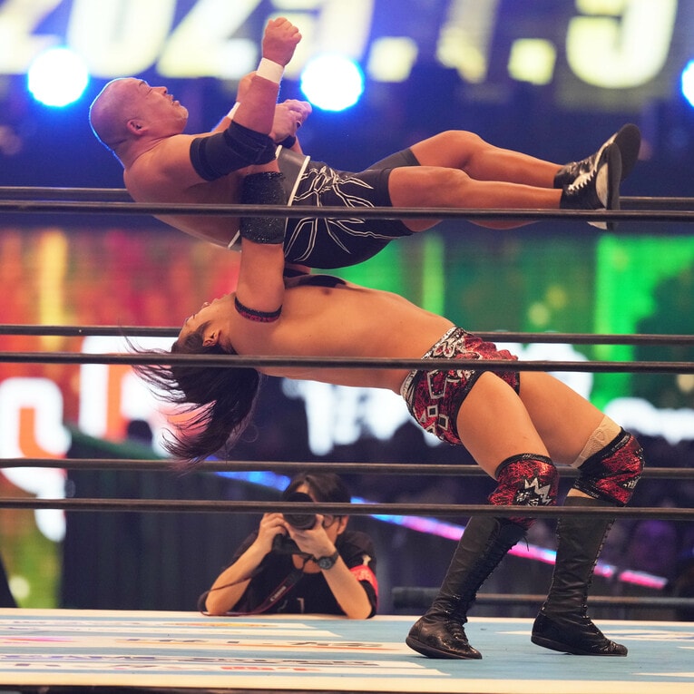 竹下幸之介のジャーマンスープレックス　©Essei Hara