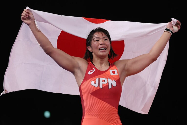 東京五輪のレスリング57キロ級で金メダルを獲得した川井梨紗子は高木と同学年　©Getty Images