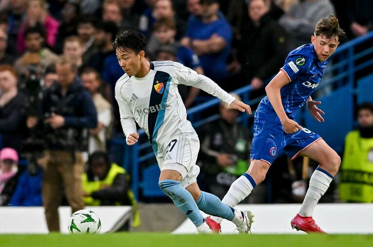 欧州カンファレンスリーグ、チェルシー戦での小杉　©Getty Images