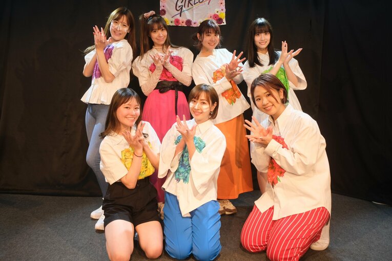 キャッチフレーズは「美と笑いのブーケ達」　©Norihiro Hashimoto