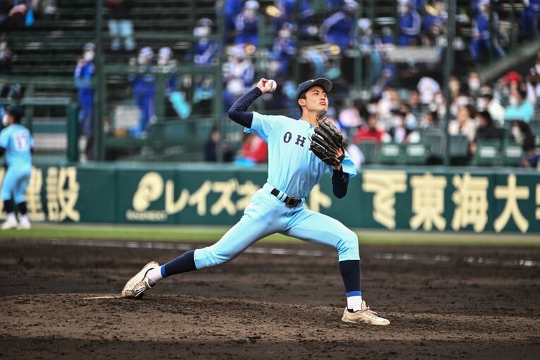 近江3番手で登板した平井創大　©Nanae Suzuki