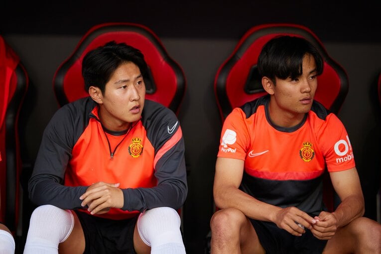 マジョルカ時代は共にプレーした久保建英（右）とイ・ガンイン　©︎Getty Images