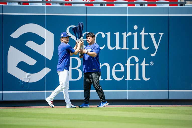 【“テレビに映らない”由伸写真】　©Nanae Suzuki