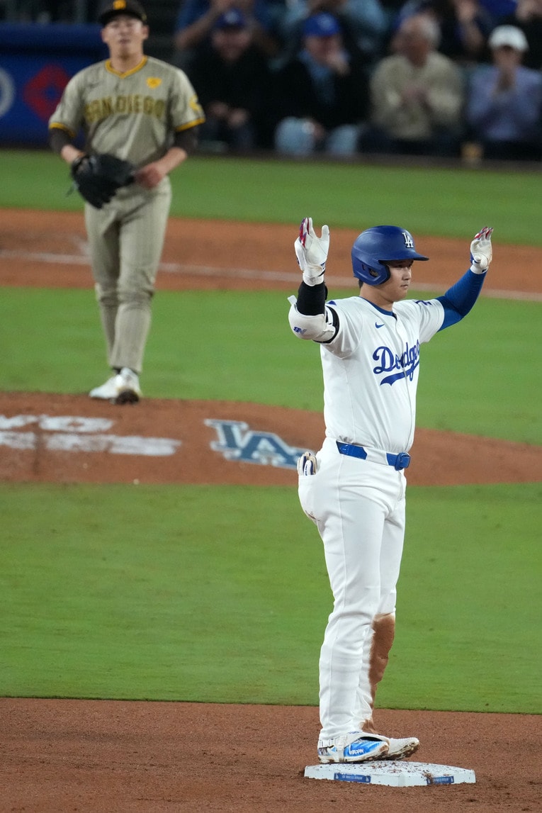 26日のドジャース戦、大谷翔平に二塁打を許した松井裕樹（パドレス）。後続を仕留め、0点に抑えた　©JIJI PRESS