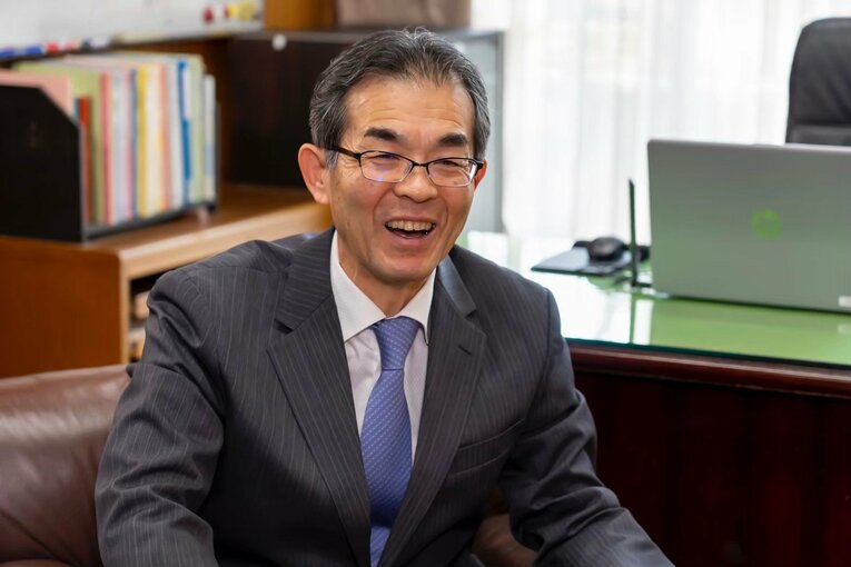 今年4月、横浜隼人高の校長に就任した東大野球部OBの朝木氏／本人提供