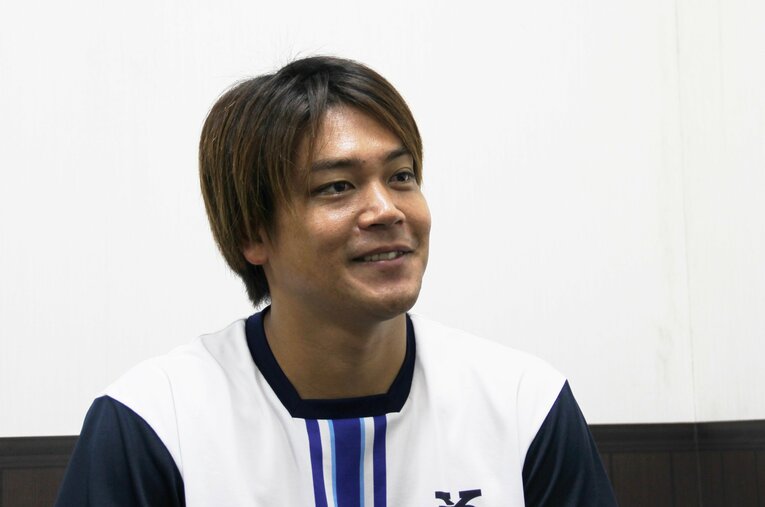 愛車のトークになると少し表情を緩めた　©NumberWeb