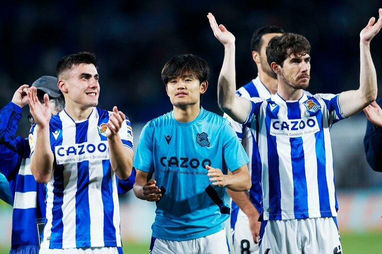 「久保建英がスペイン紙の一面に！」子供サポ「タケが決めるよ」予言通りマドリーを圧倒“ソシエダの熱狂”は翌日も…カメラマンは見た(113)